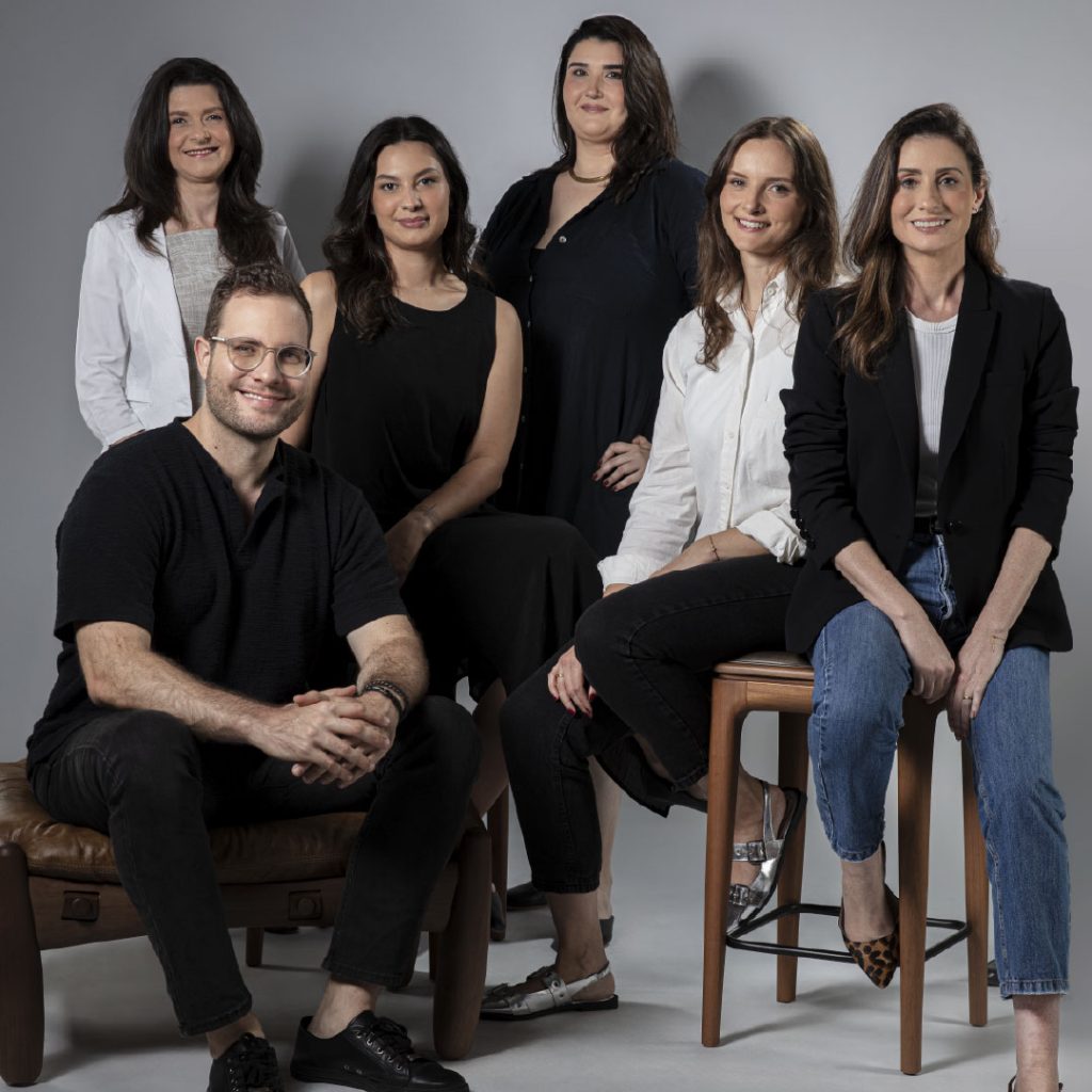 Ambidestro Arquitetura assina projeto de interiores do UMA Corporate