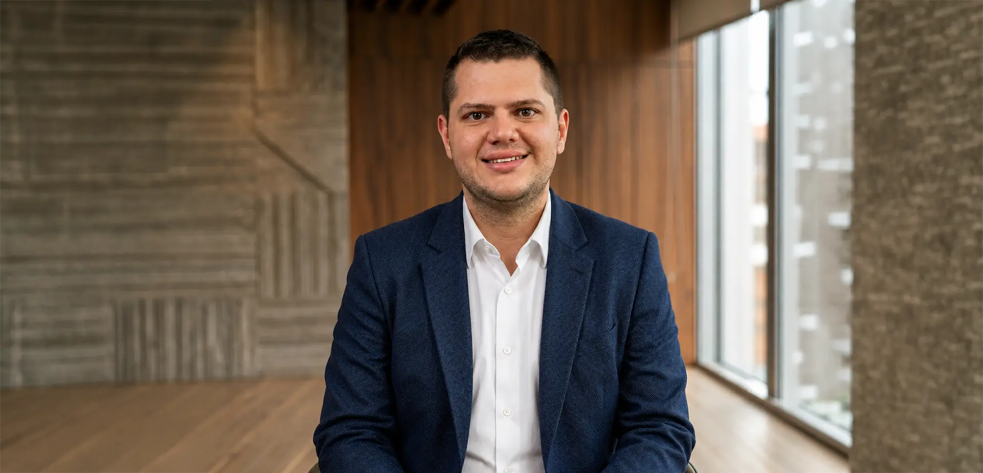 Para Guilherme Werner, sócio da Brain Inteligência Estratégica, o estágio atual do mercado de Joinville explica parte dessa valorização. Segundo ele, a cidade ainda apresenta uma oferta relativamente pequena de imóveis compactos quando comparada a outros centros urbanos de porte semelhante.