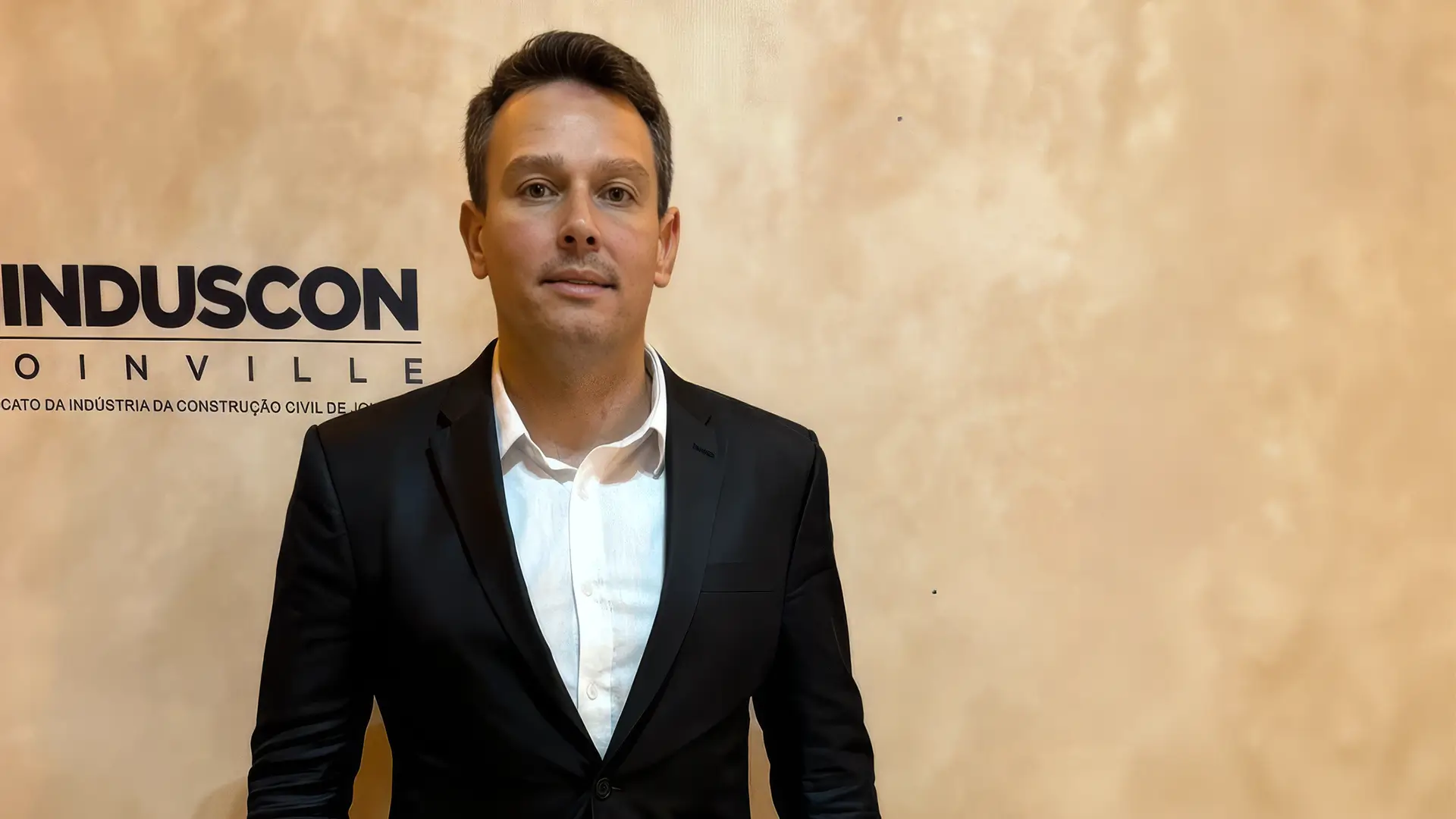 Segundo Gustavo Rischbeck Todescat, vice-presidente do Sinduscon Joinville, o aumento da população e as mudanças na composição das famílias explicam parte importante da procura pelos apartamentos compactos.